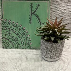 🛍️3/$25 Or 2/$20 🛍️ NEW Letter K Green Floral Ceramic Accent Tile Trivet 8”x8”